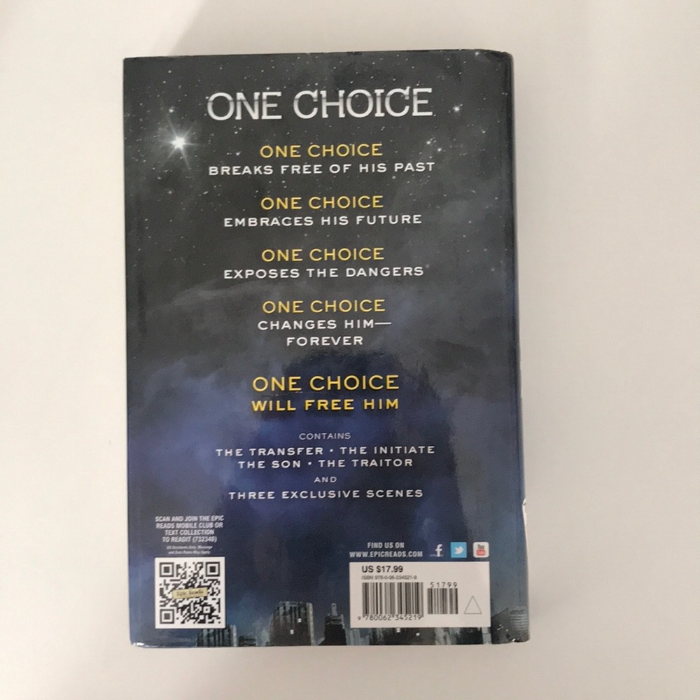 Four by Veronica Roth - Picture 3 of 4